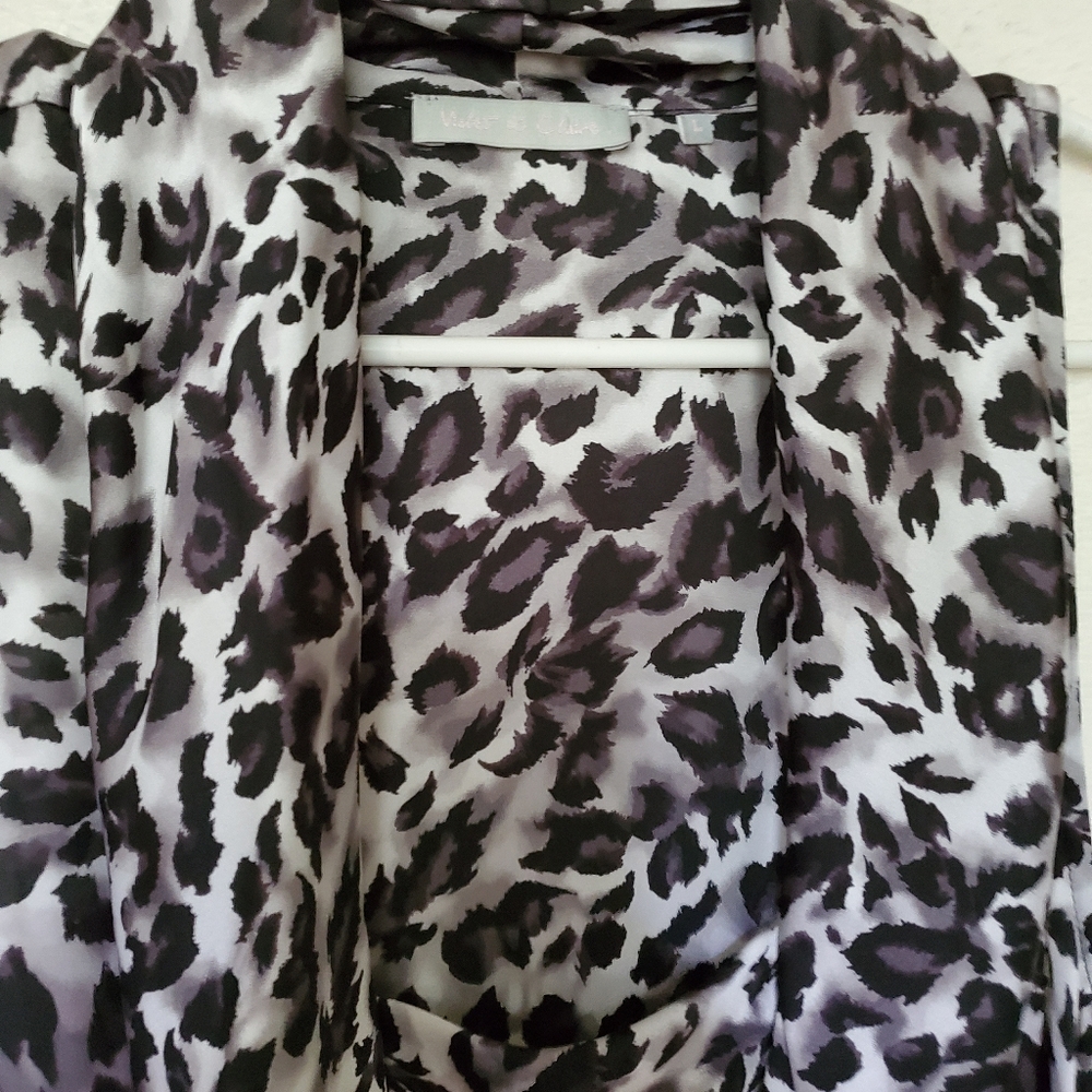 Animal Print blouse - Picture 4 of 4